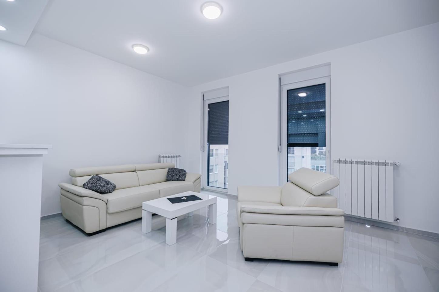 Lust Premium Apartments Kragujevac Kültér fotó